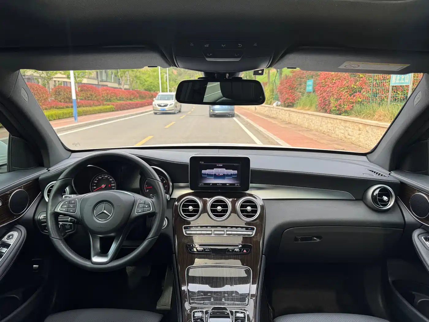 Mercedes-Benz GLC 2018 Facelift GLC 260 4MATIC Dynamic фото 9
