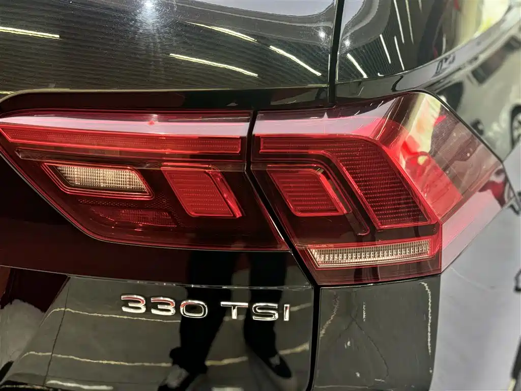Volkswagen Tiguan L 2021 330TSI Automatic 2WD R-Line Premium фото 10