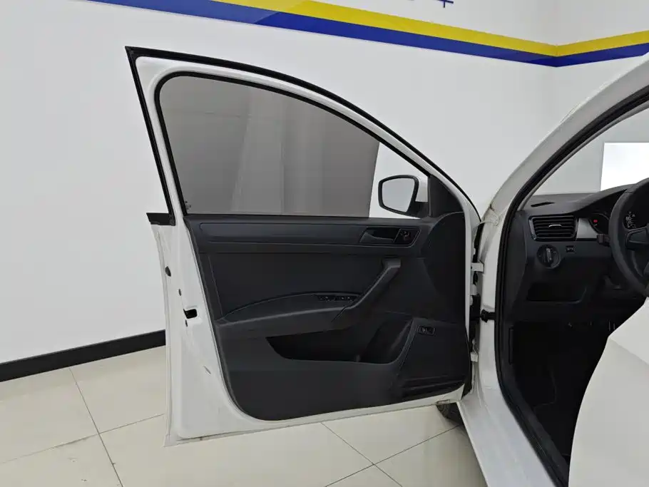 Photo 7 - Škoda Rapid