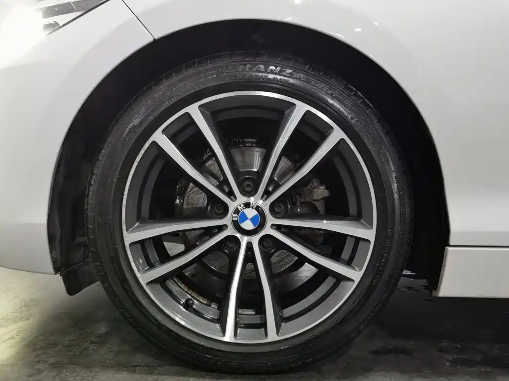 Photo 17 - BMW 2 Series (Import)