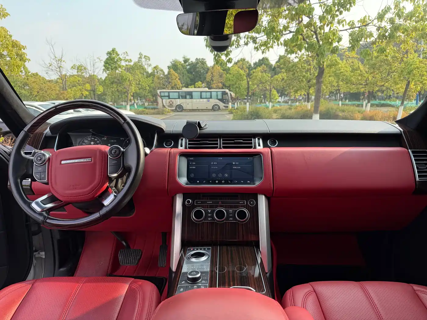 Land Rover Range Rover 2015 3.0 TDV6 Vogue фото 11