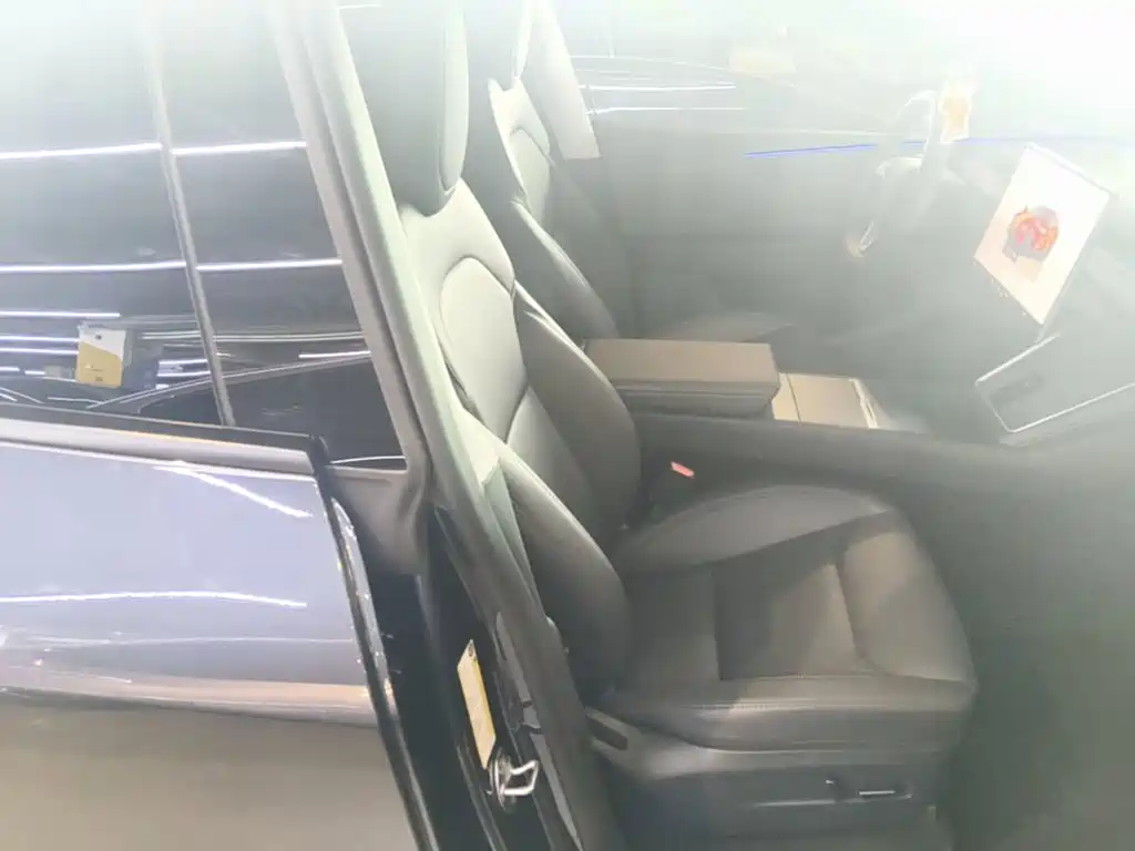 Фото 25 - Tesla Model Y