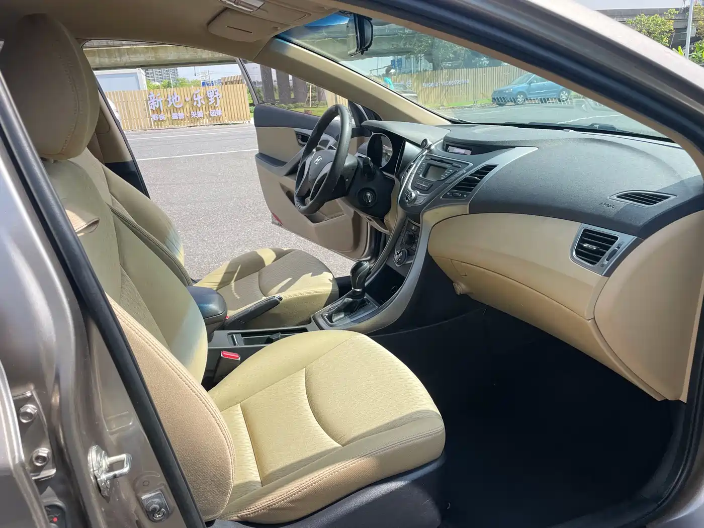 Hyundai Langdong 2012 1.6L Automatic Fashion фото 25