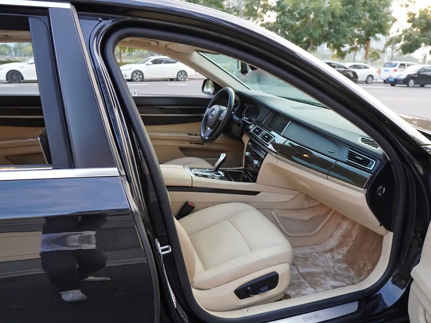 BMW 7 Series 2013 Model 730Li Leading фото 20