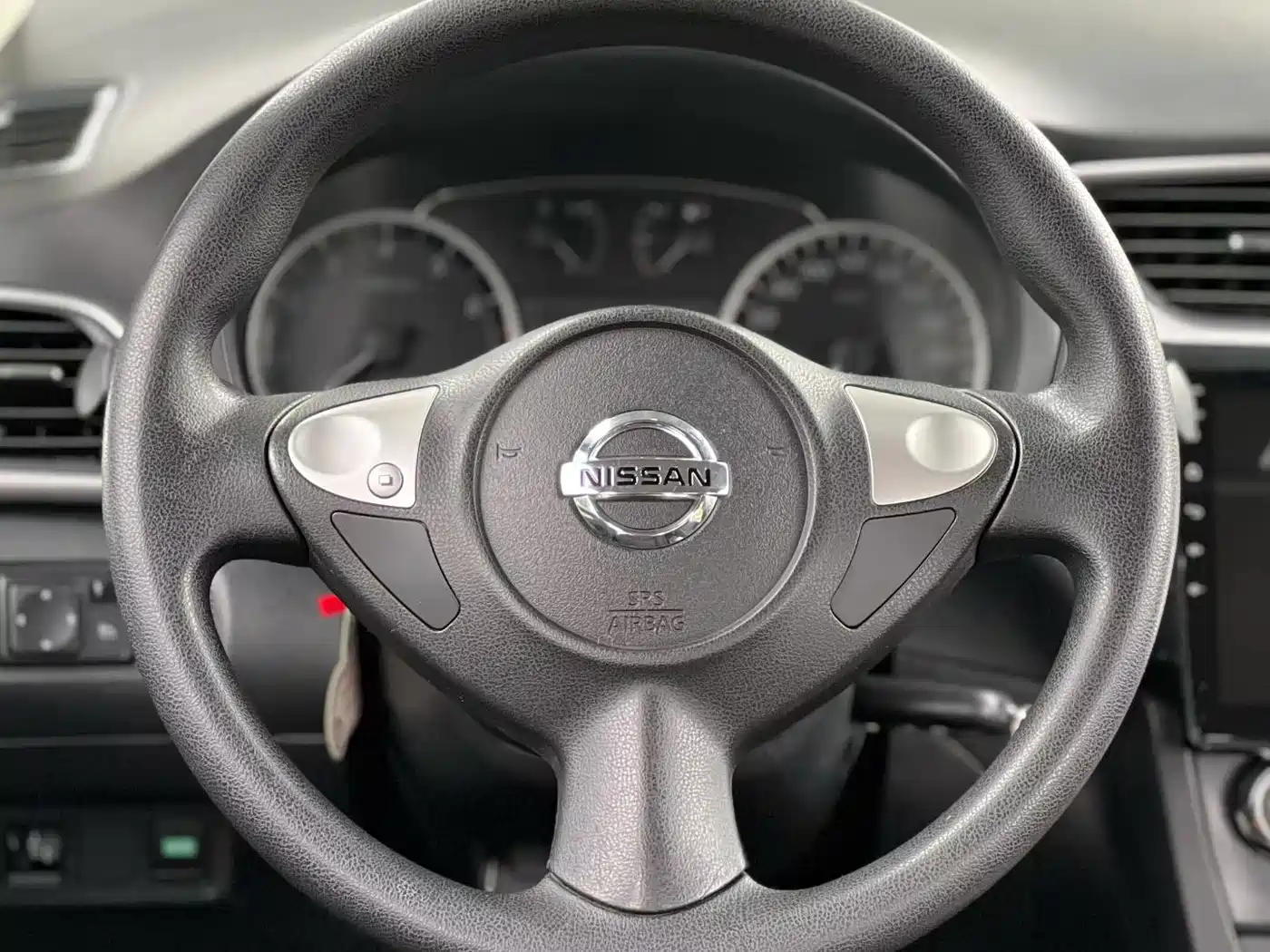 Фото 2 - Nissan Sylphy