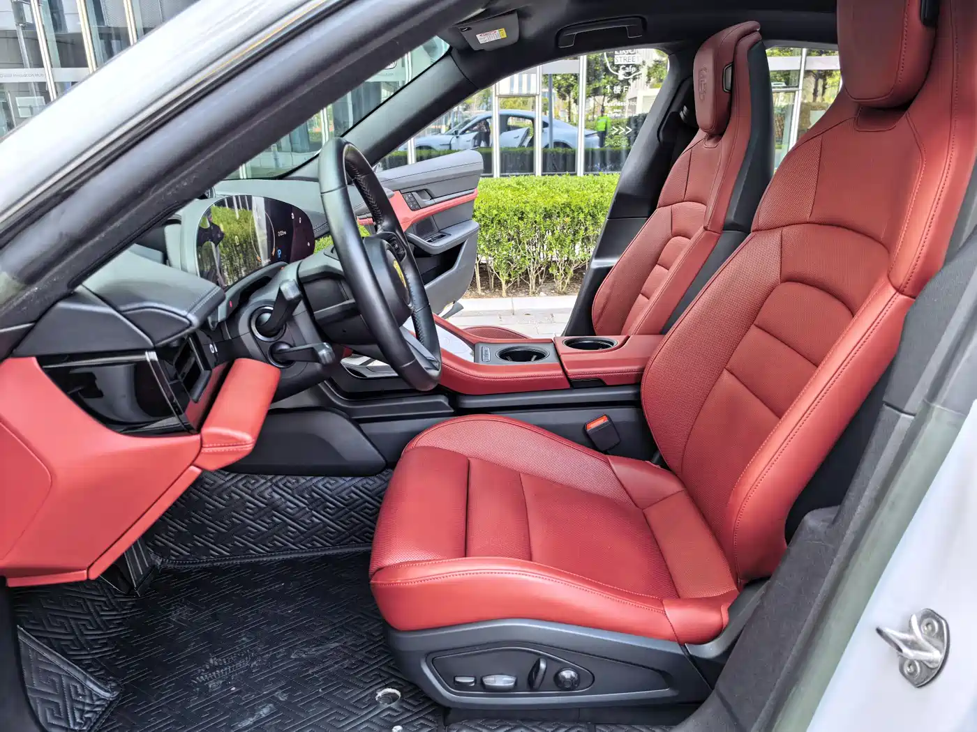 Porsche Taycan 2022 Facelift Taycan фото 41