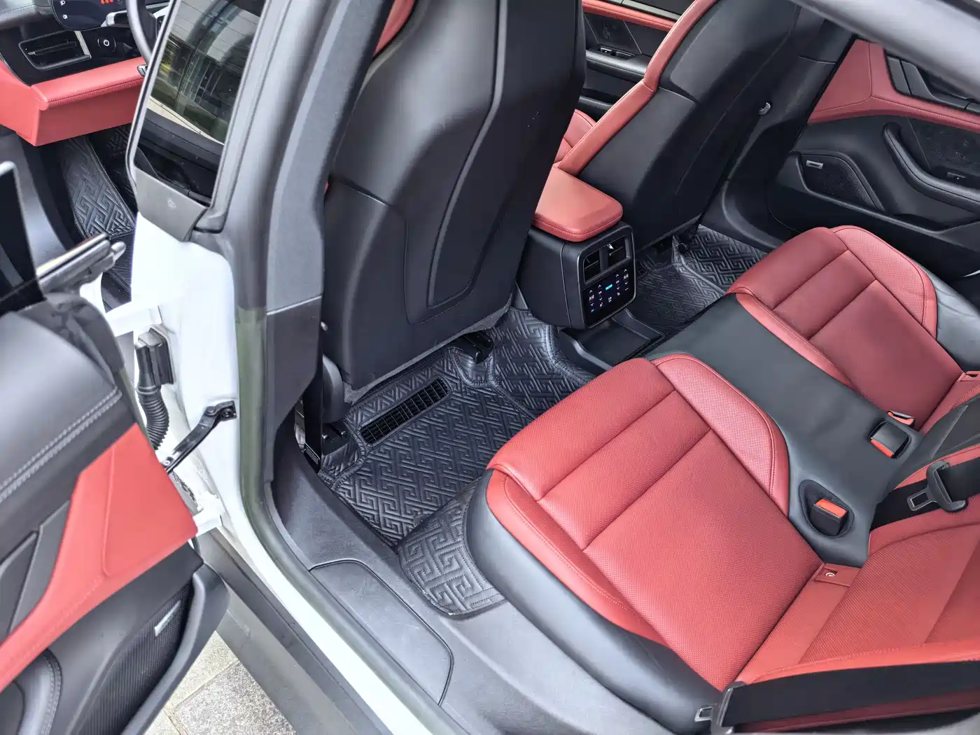 Porsche Taycan 2022 Facelift Taycan фото 45