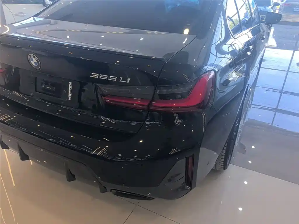 BMW 3 Series 2024 325Li M Sport Shadowline Package фото 8