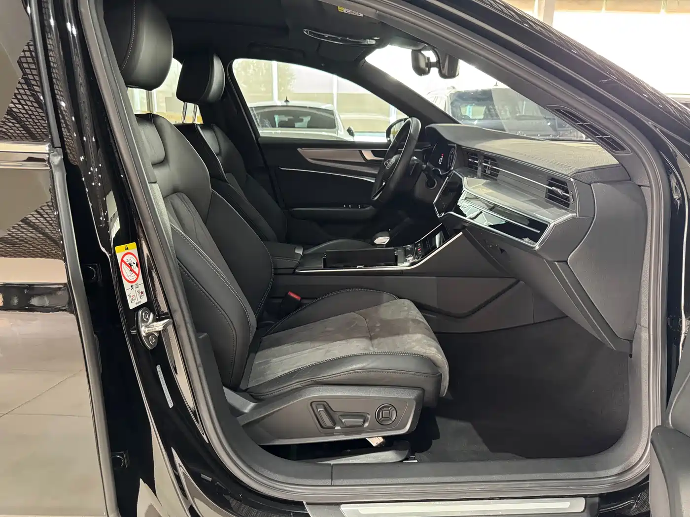 Audi A6L 2019 40 TFSI Luxury Dynamic фото 5