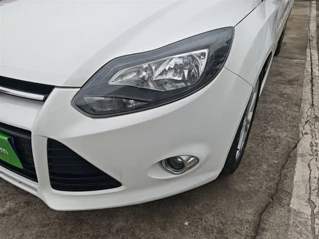 Фото 24 - Ford Focus