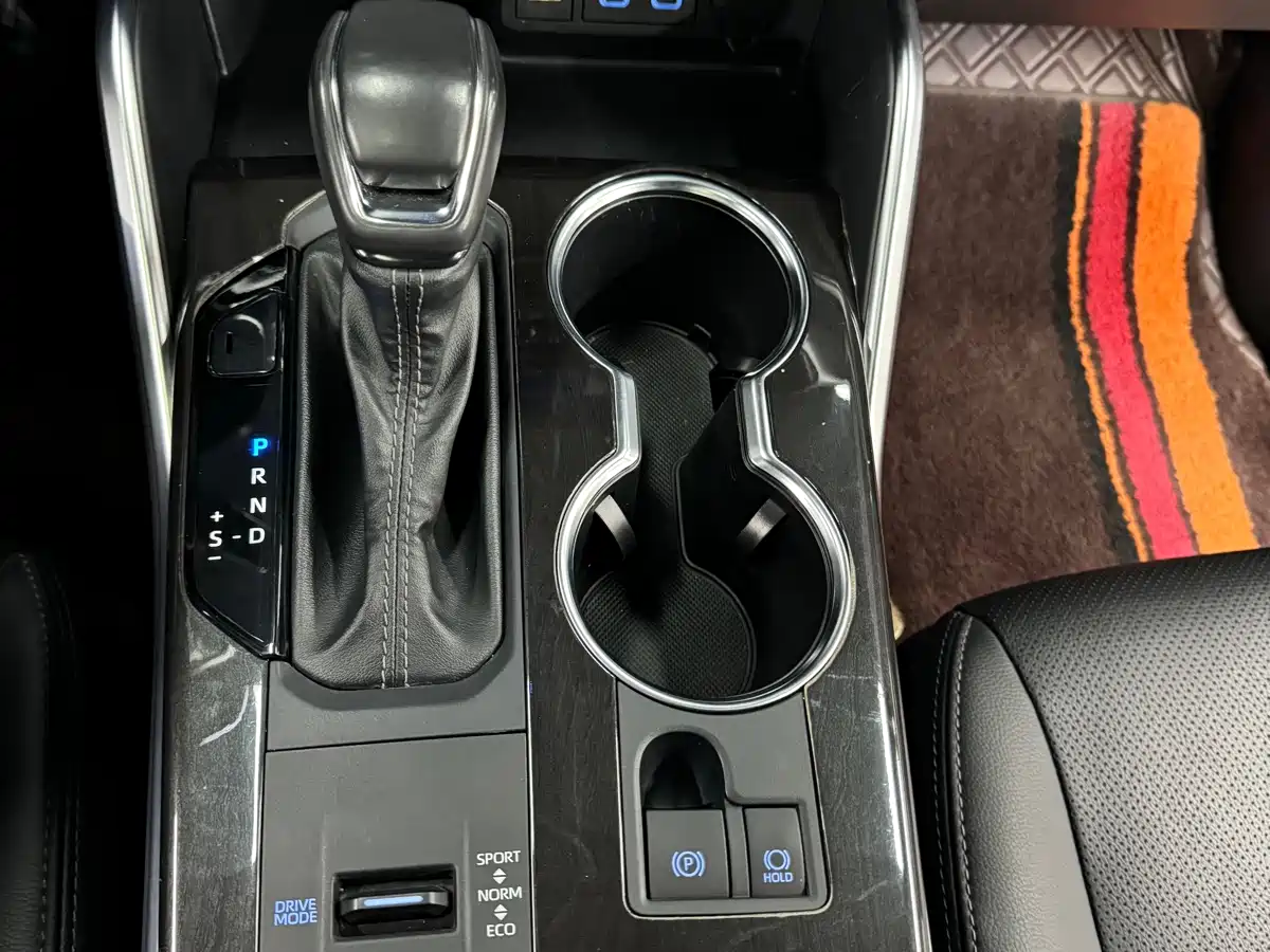 Toyota Crown Kluger 2021 2.5L HEV AWD Flagship Edition фото 25