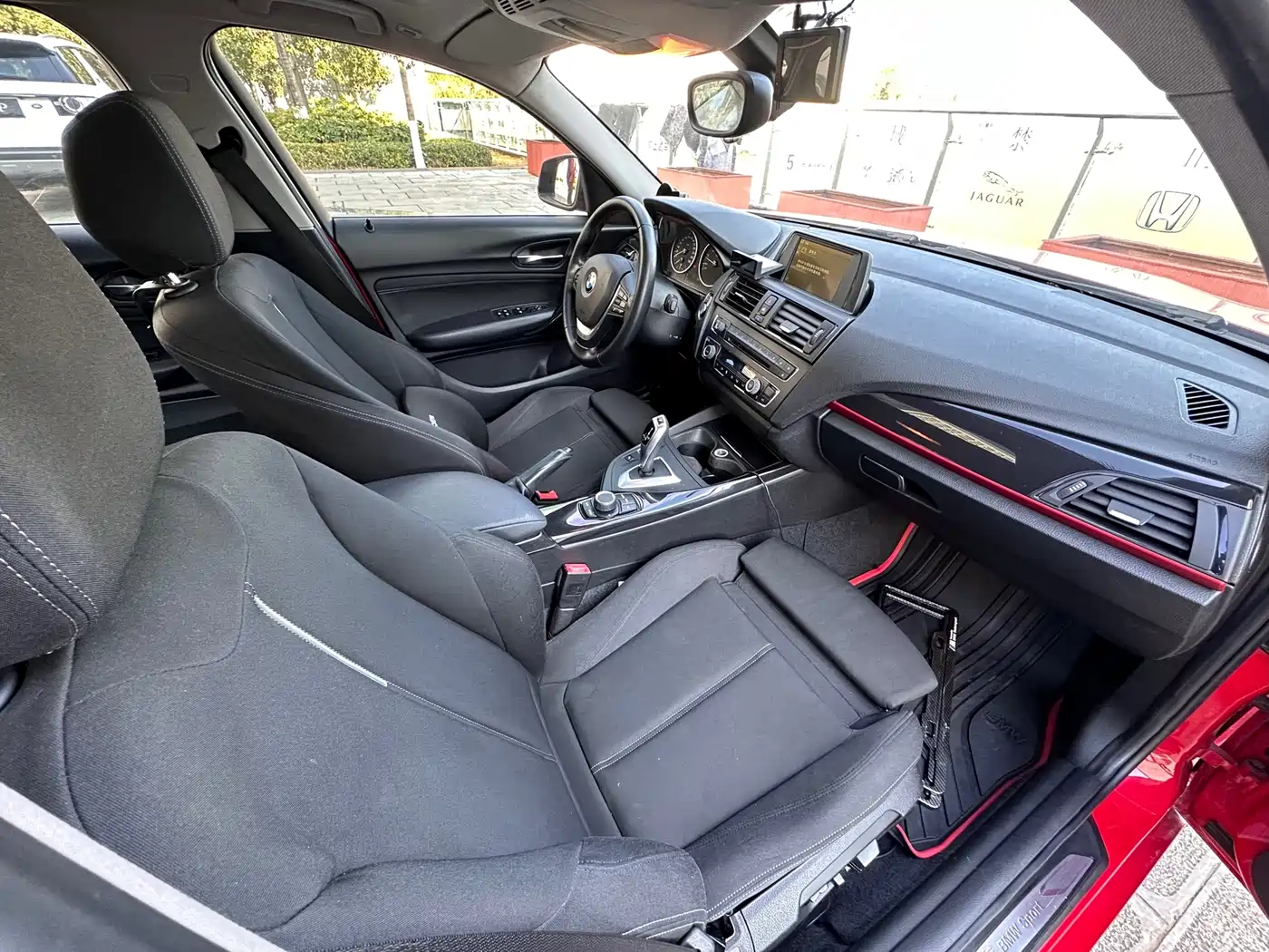 BMW 1 Series (Import) 2013 Facelift 118i Sport Model фото 19