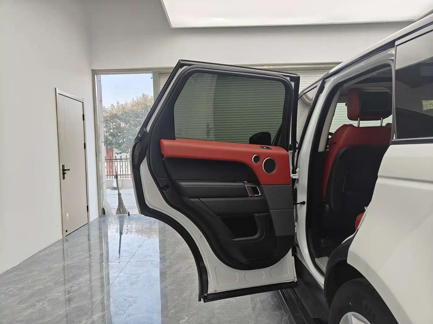 Land Rover Range Rover Sport 2014 3.0 SC V6 HSE фото 9