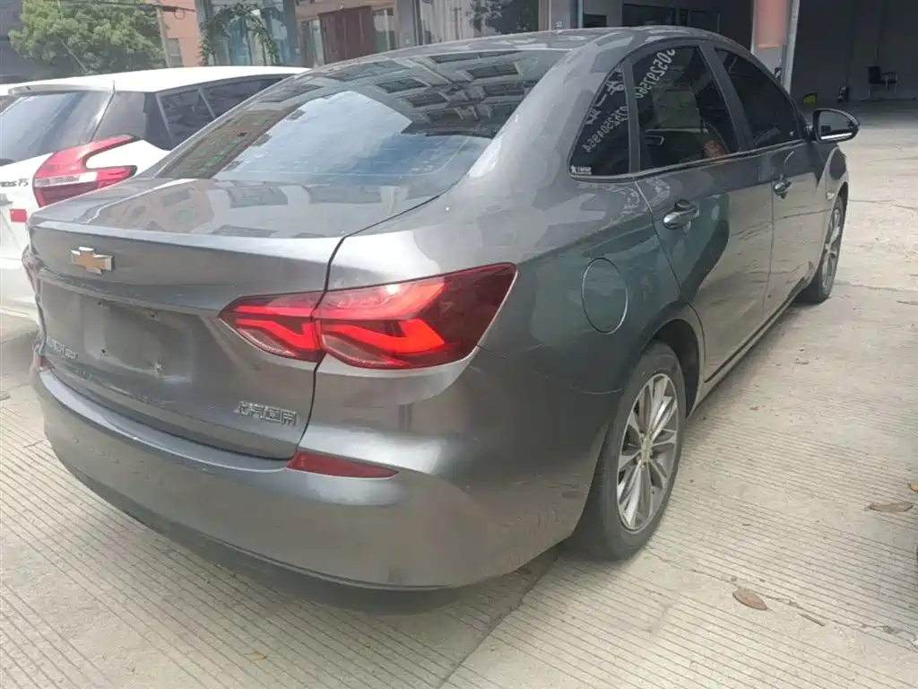 CHEVROLET CRUZE