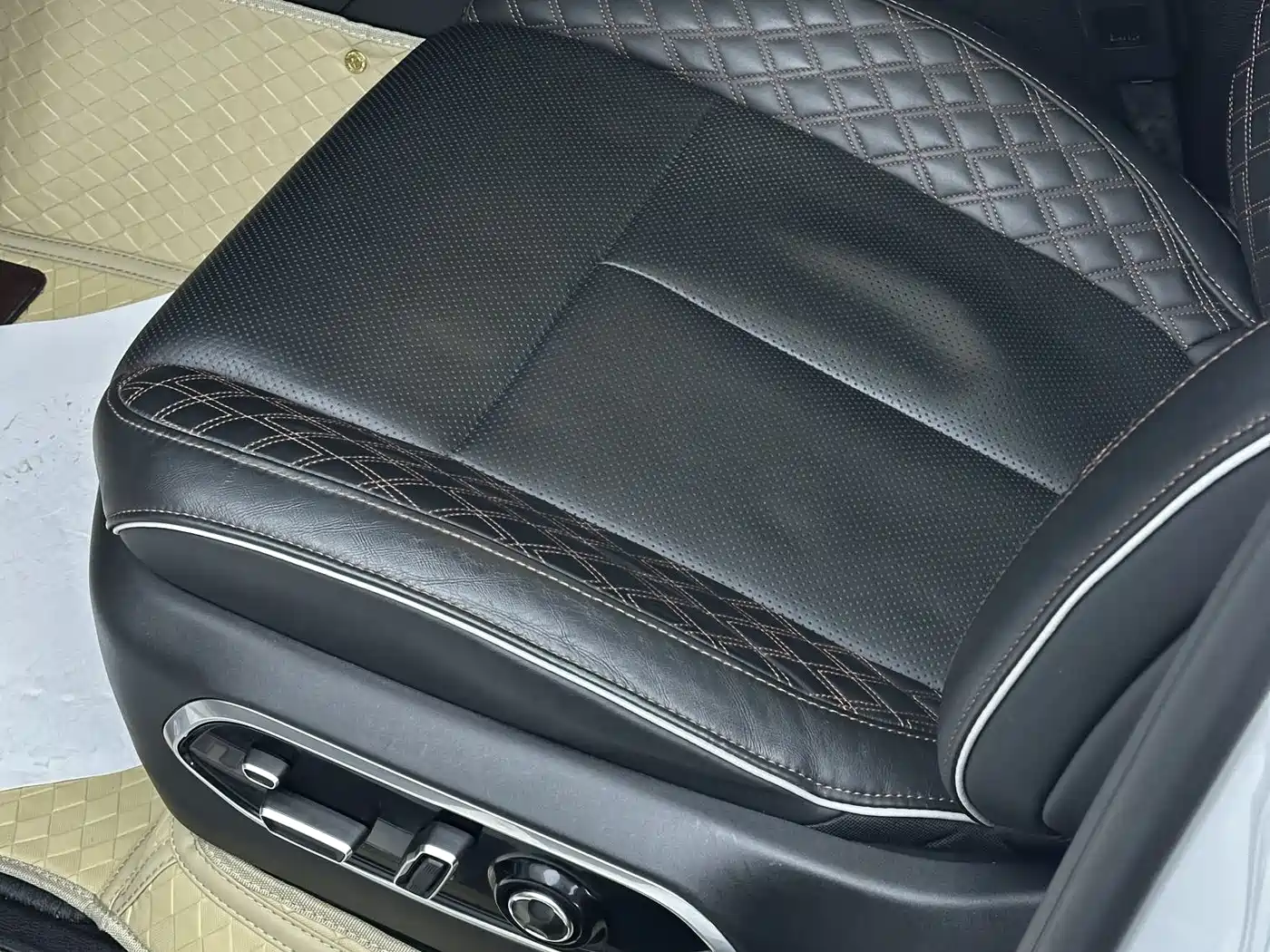 JEEP GRAND CHEROKEE 4XE (IMPORTED)