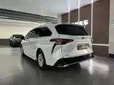 Фото 7 - Toyota Granvia