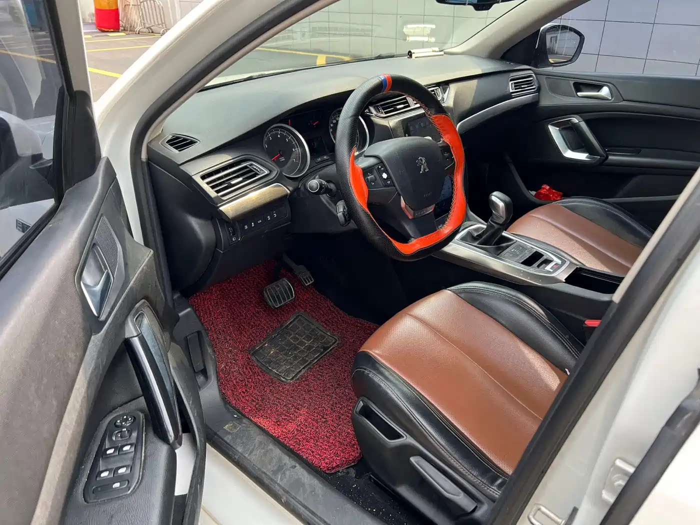 Peugeot 408 2016 1.6T Automatic Luxury Edition фото 4