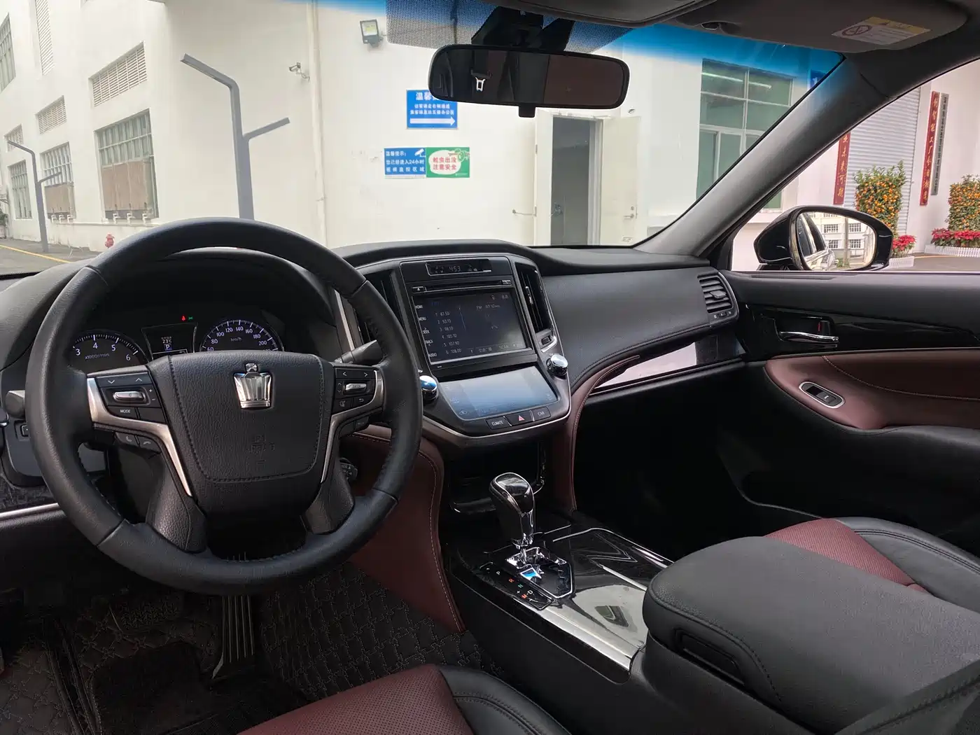 Toyota Crown 2018 2.0T Sport Edition фото 15