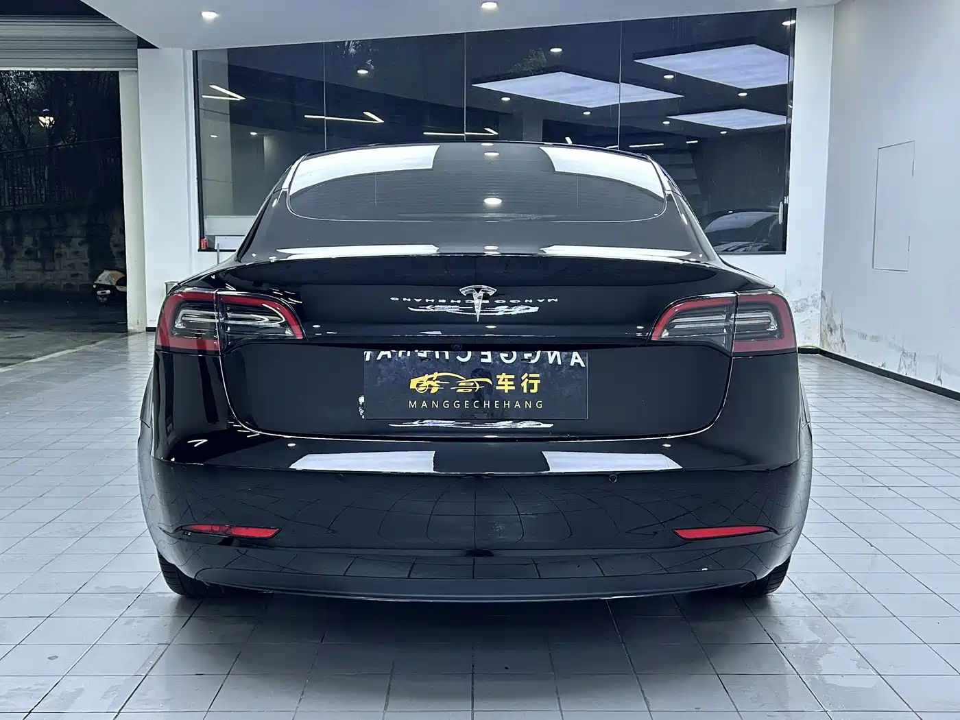 Фото 8 - Tesla Model 3