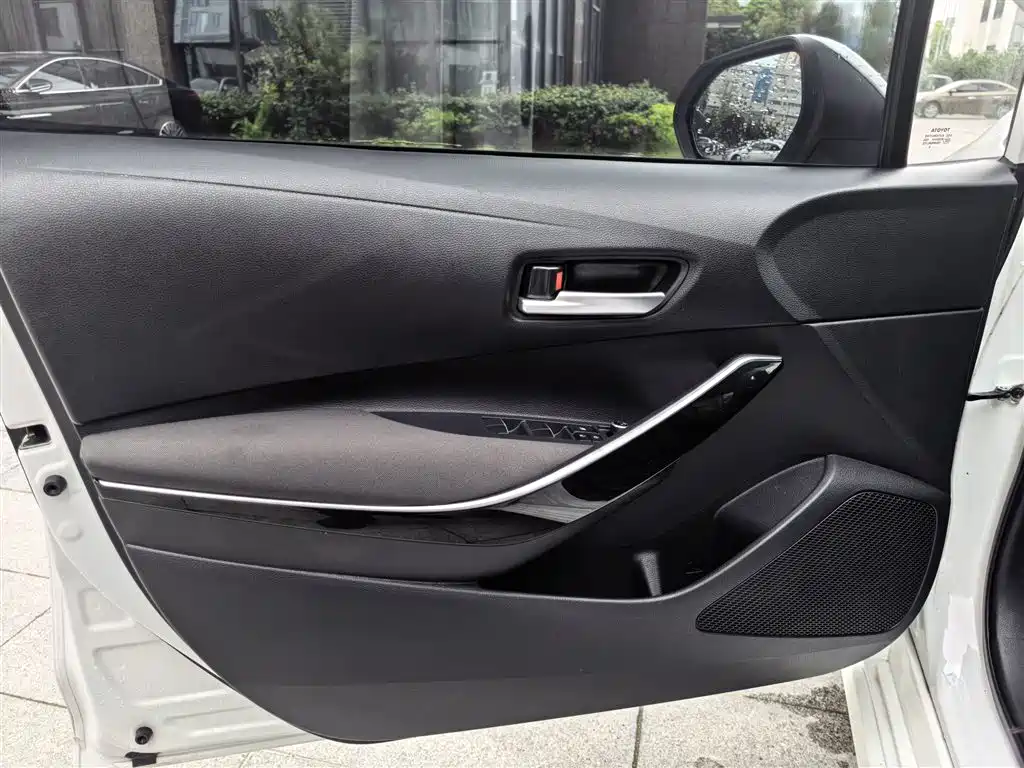 Toyota Corolla 2023 1.8L Smart Hybrid Dual Engine Elite Edition фото 17