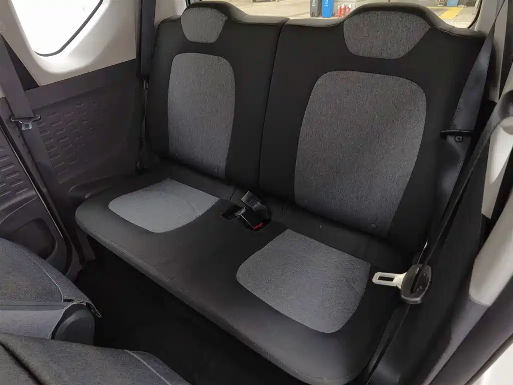 WULING AUTOMOBILE HONGGUANG MINIEV