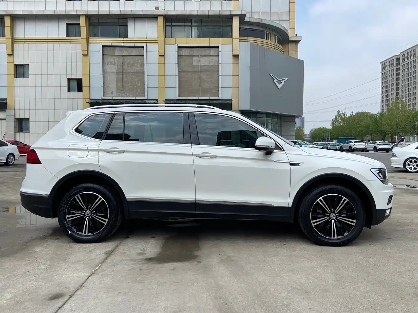 Volkswagen Tiguan L 2019 280TSI Auto 2WD Panorama Comfort Edition China VI фото 6