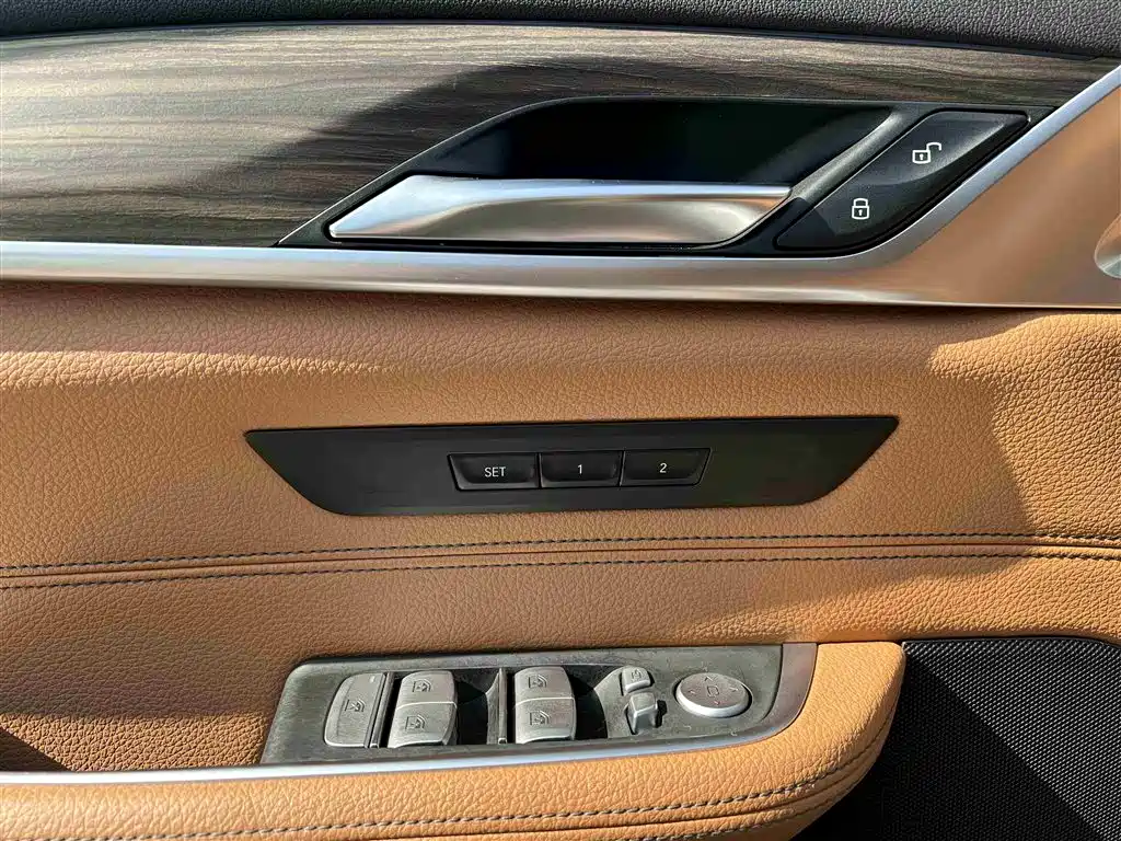 BMW 6 Series GT 2018 630i Luxury Design Package фото 24