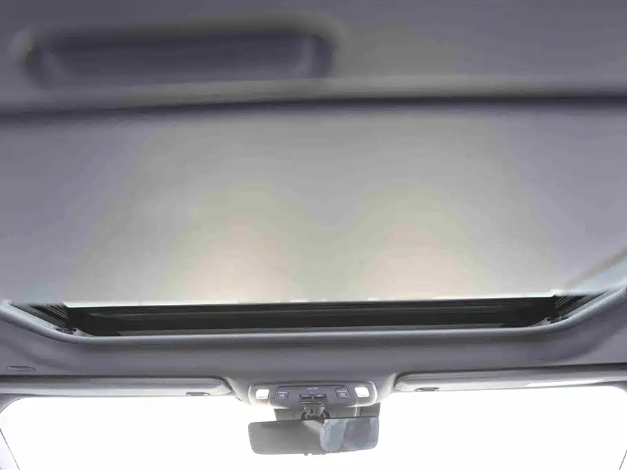 Toyota Sienna 2021 2.5L Hybrid Platinum Edition фото 25
