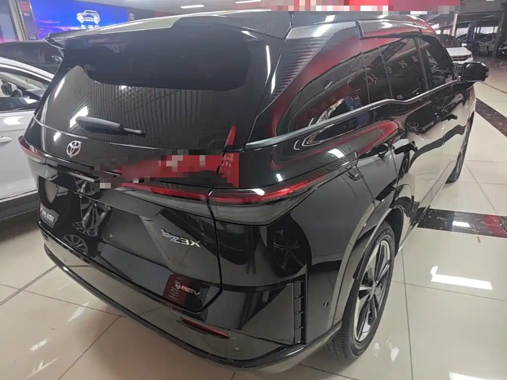 Фото 7 - Toyota BoZhi 3X