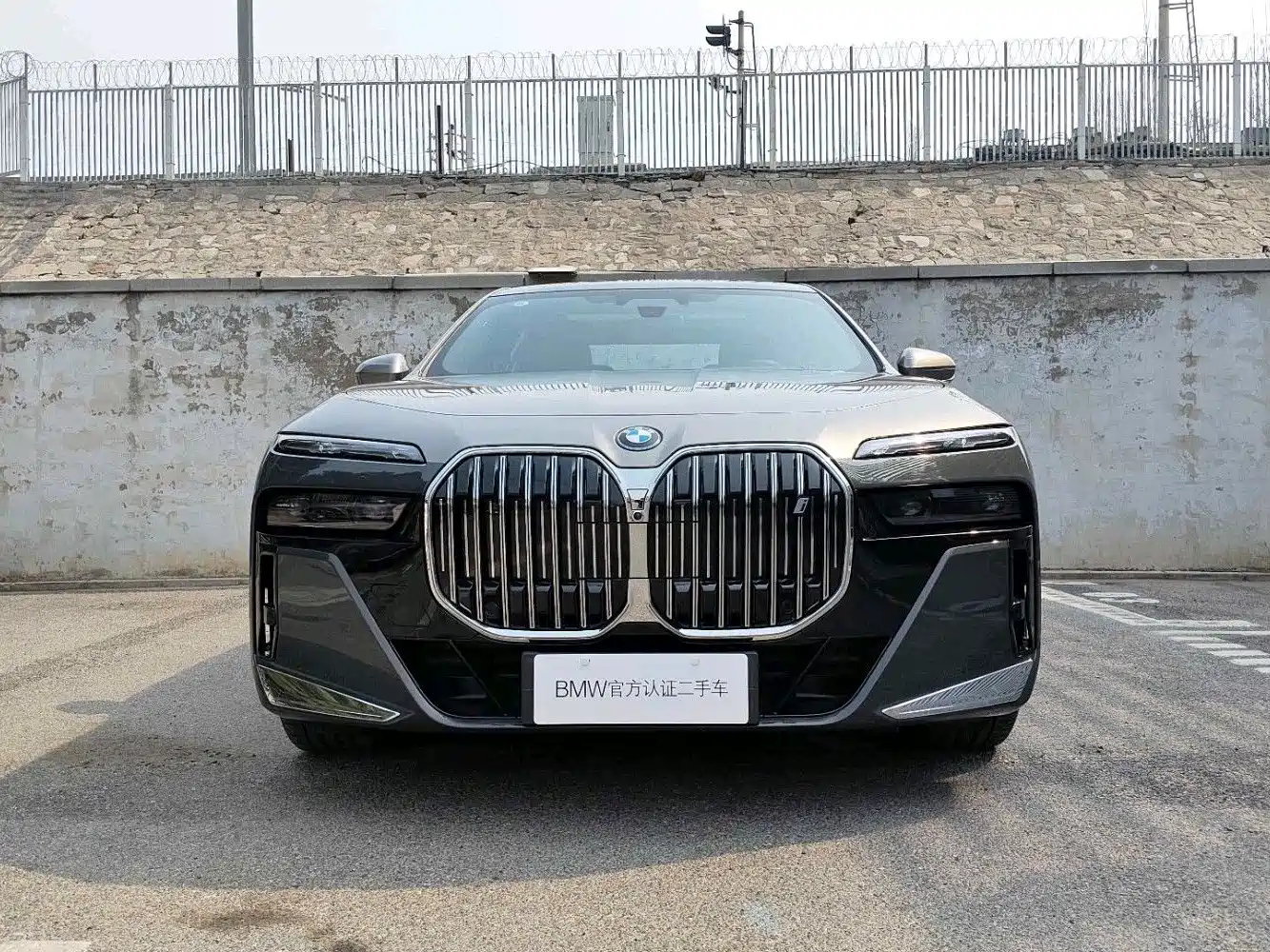 BMW I7