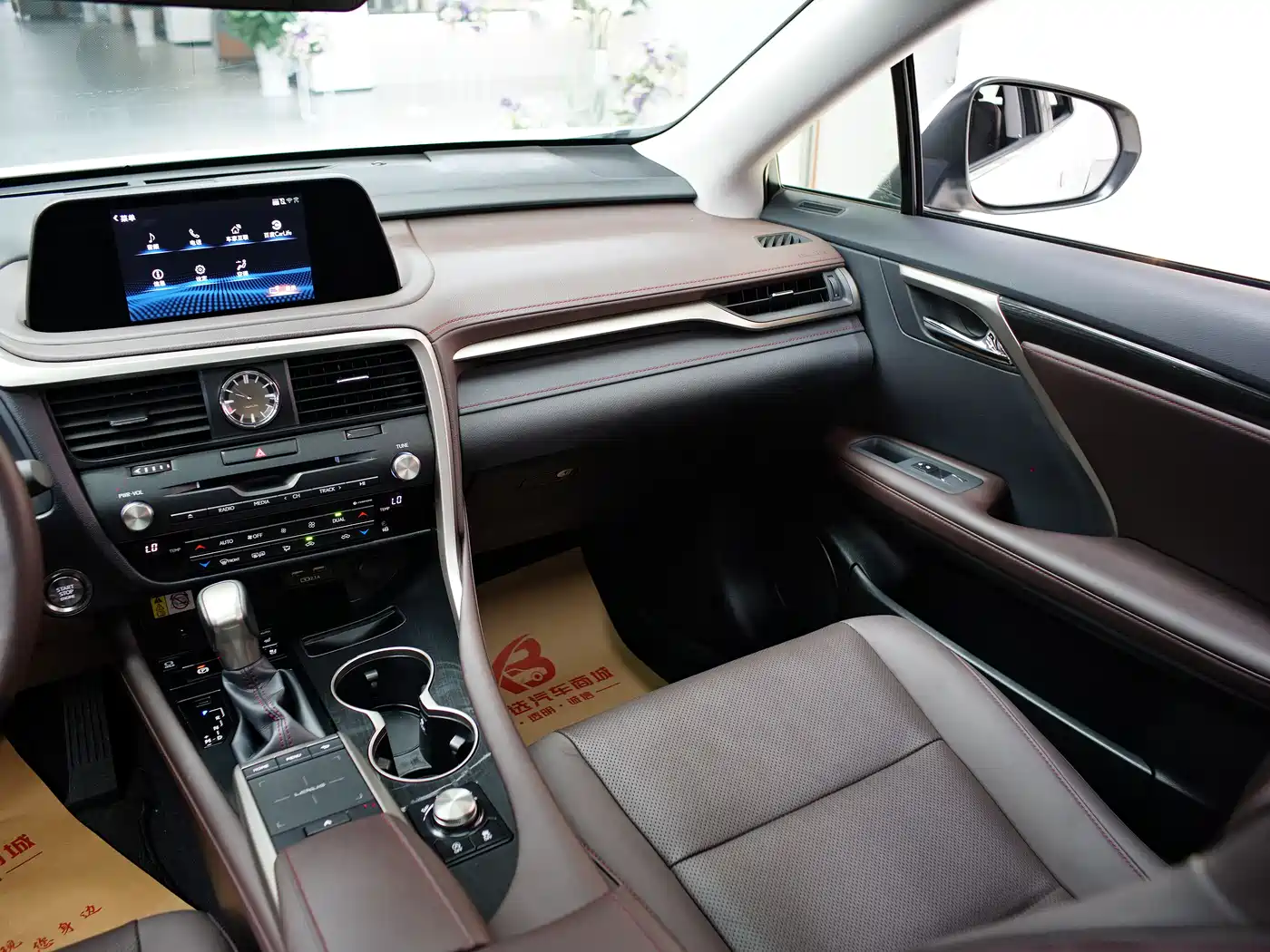 Lexus RX 2020 Facelift 300 2WD Comfort Edition фото 13