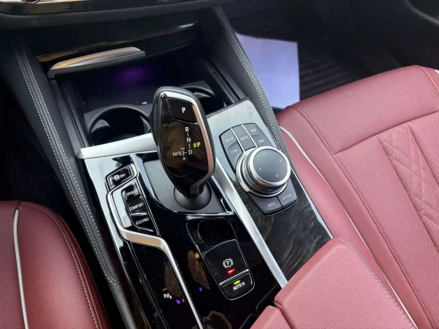 BMW 5 Series 2021 525Li M Sport Package фото 10