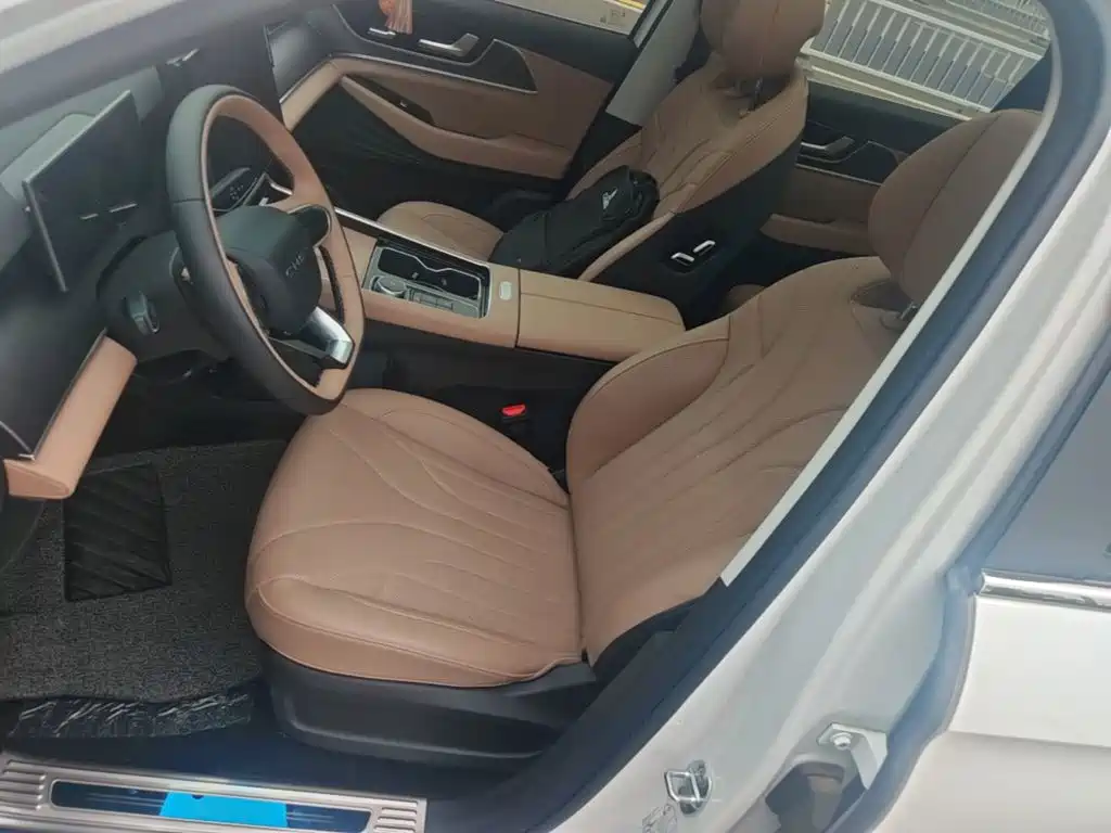 Chery Tiggo 8L 2024 2024 Model 2.0T 2WD Luxury 5-Seater