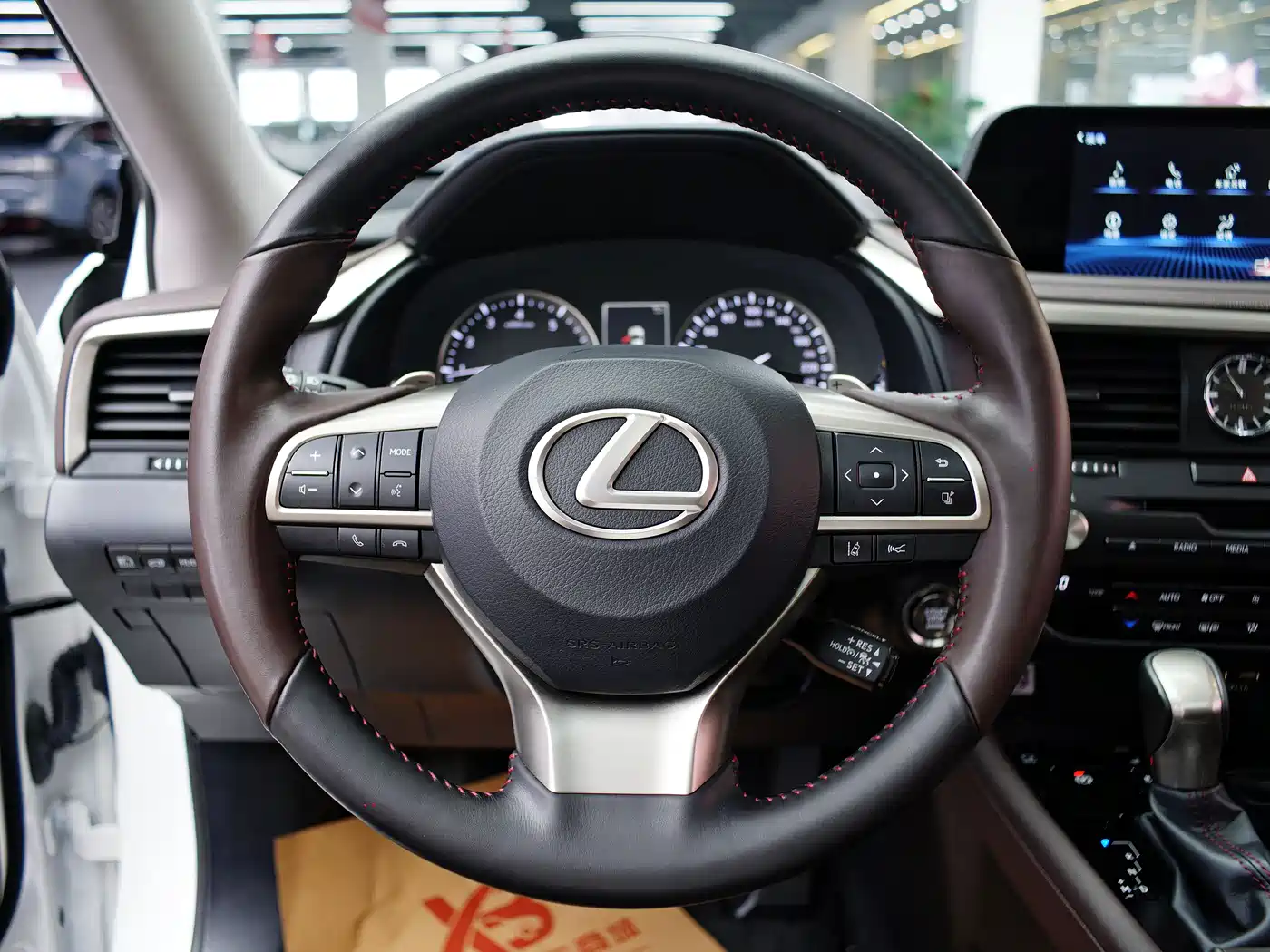 Lexus RX 2020 Facelift 300 2WD Comfort Edition фото 9