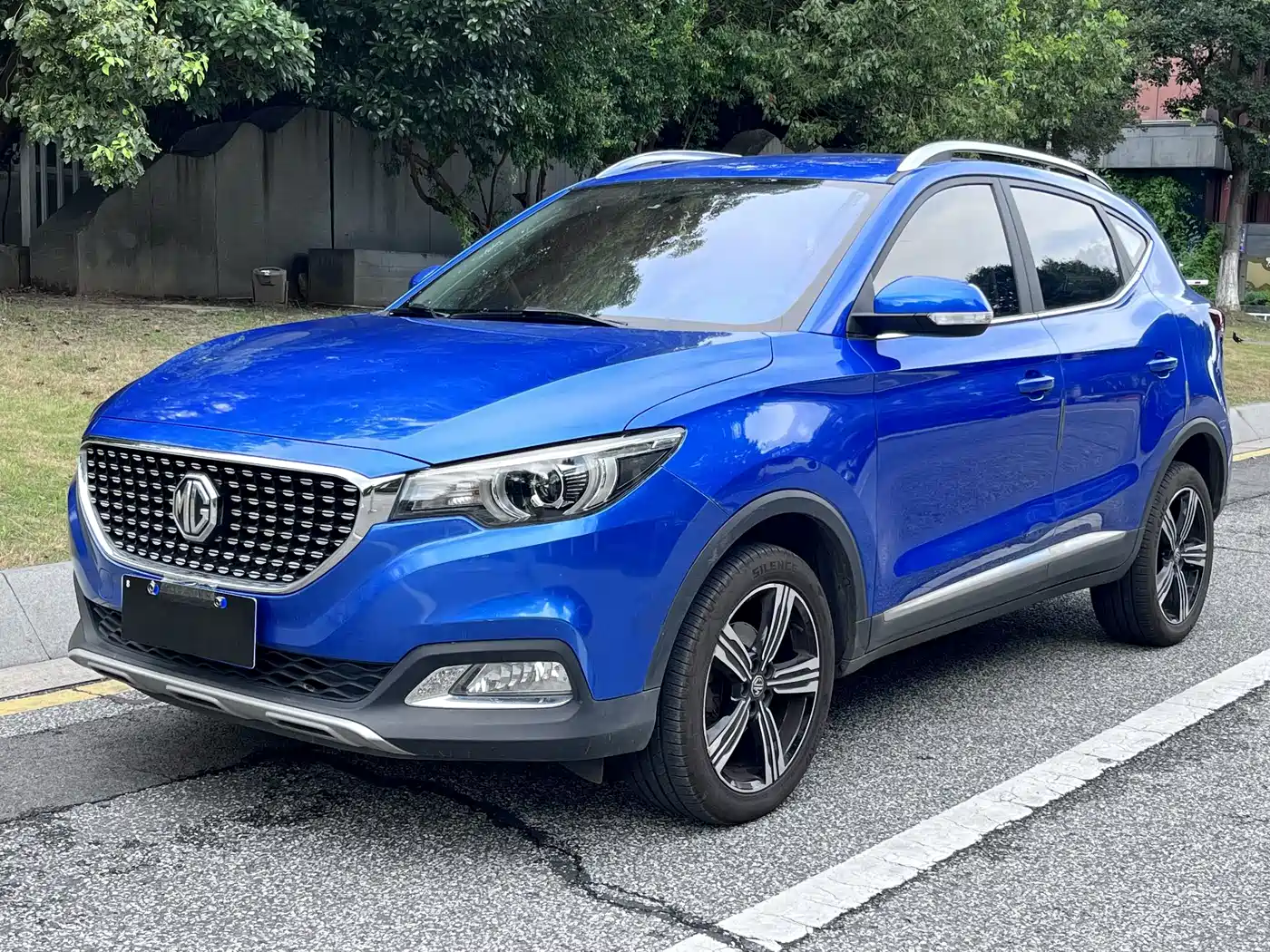 Фото 1 - MG ZS