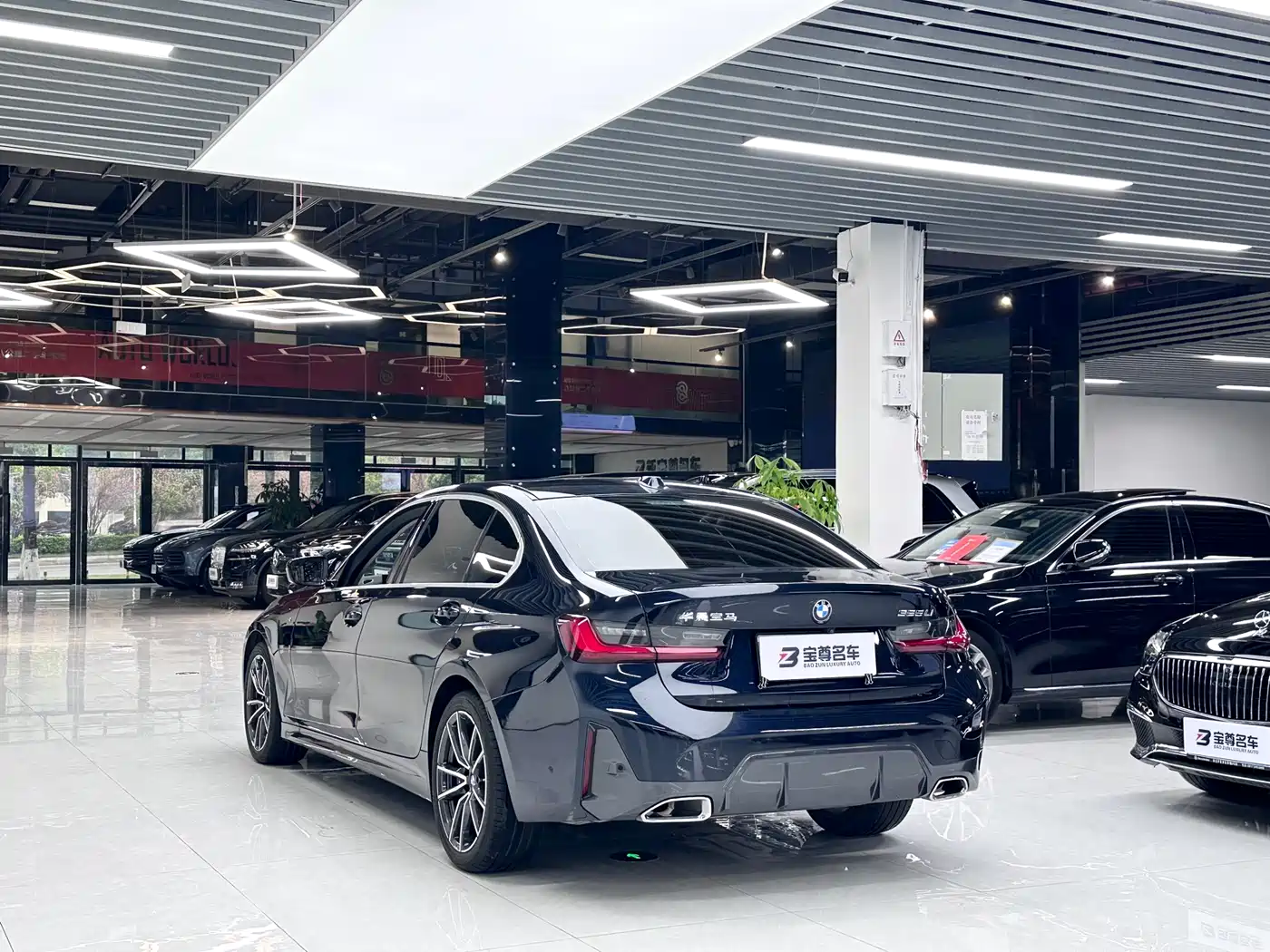 BMW 3 Series 2024 325Li M Sport Package фото 16