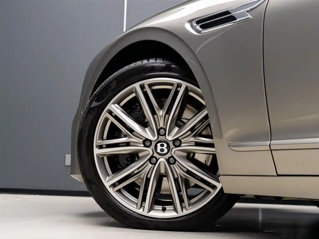 BENTLEY FLYING SPUR PLUG IN HYBRID