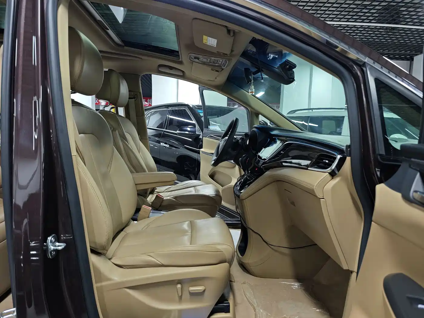 Buick GL8 2018 ES 28T Luxury Type China VI фото 8