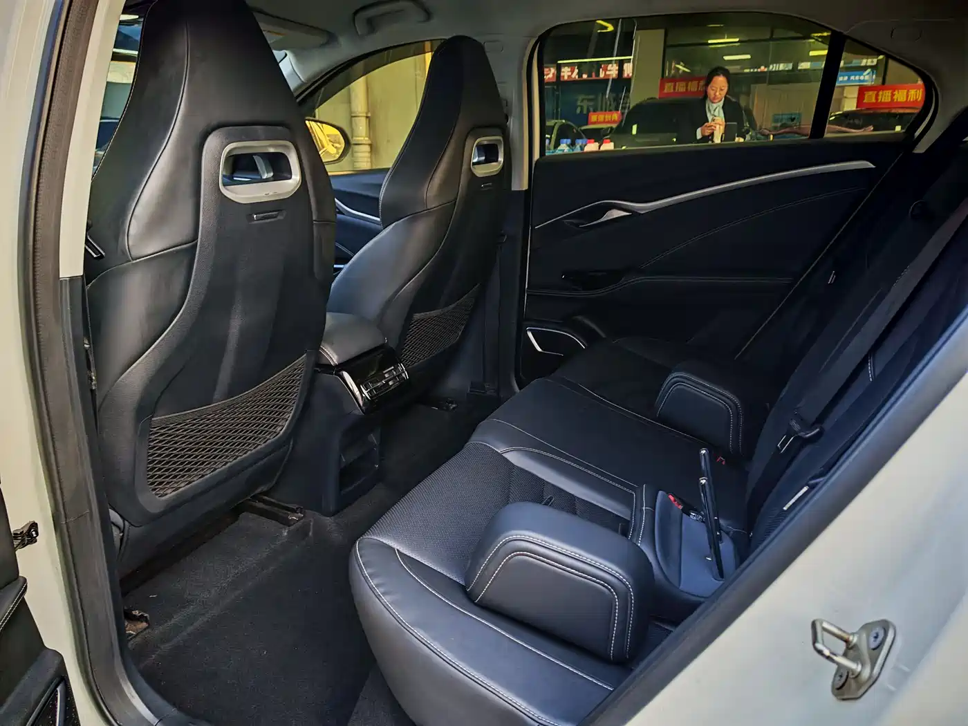 NEZHA AUTOMOBILE NEZHA U