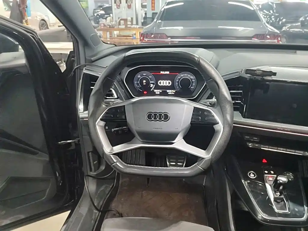 Audi Q4 e-tron 2024 2023 40 e-tron Innovation Edition