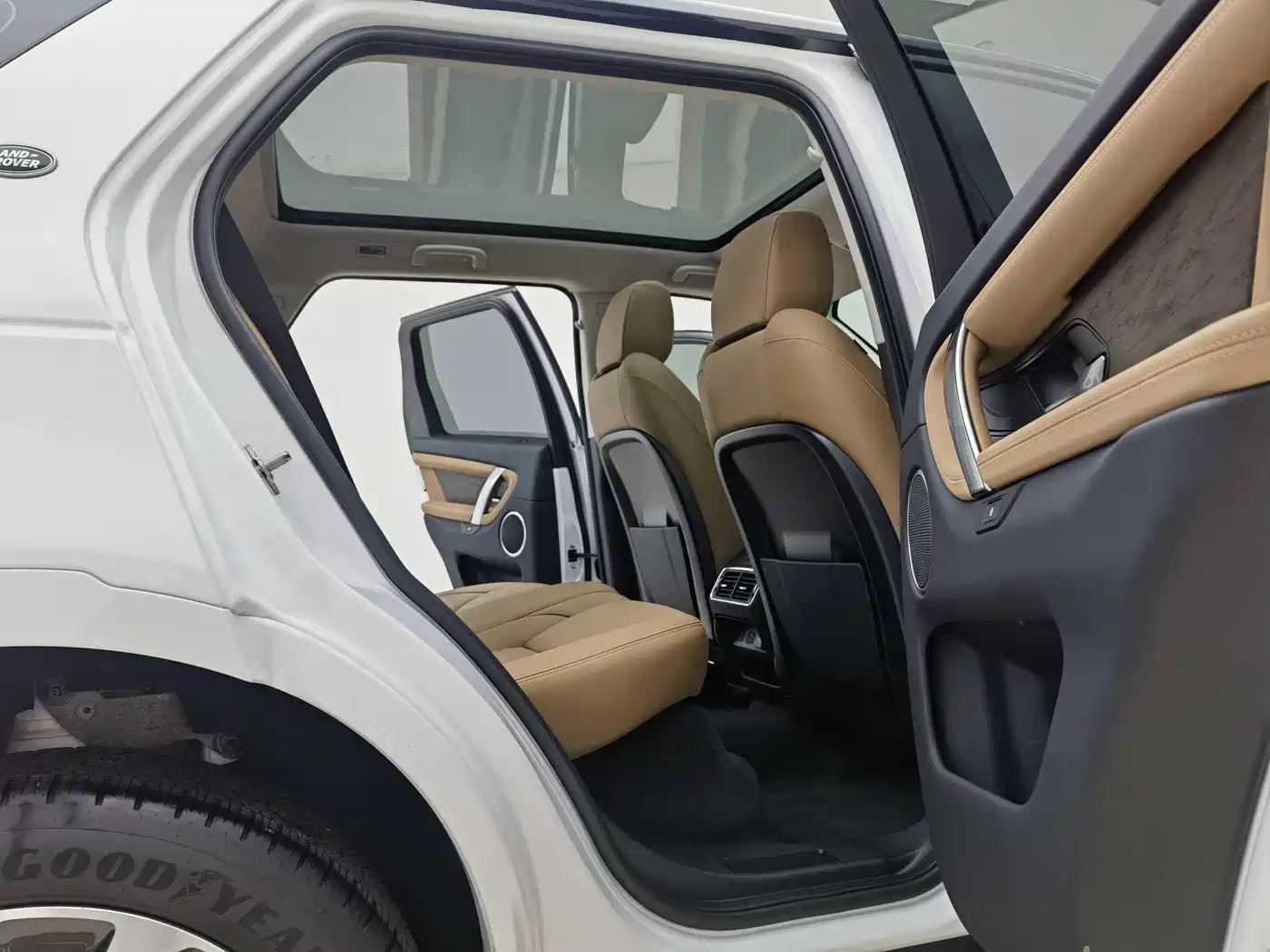 LAND ROVER DISCOVER SPORTS