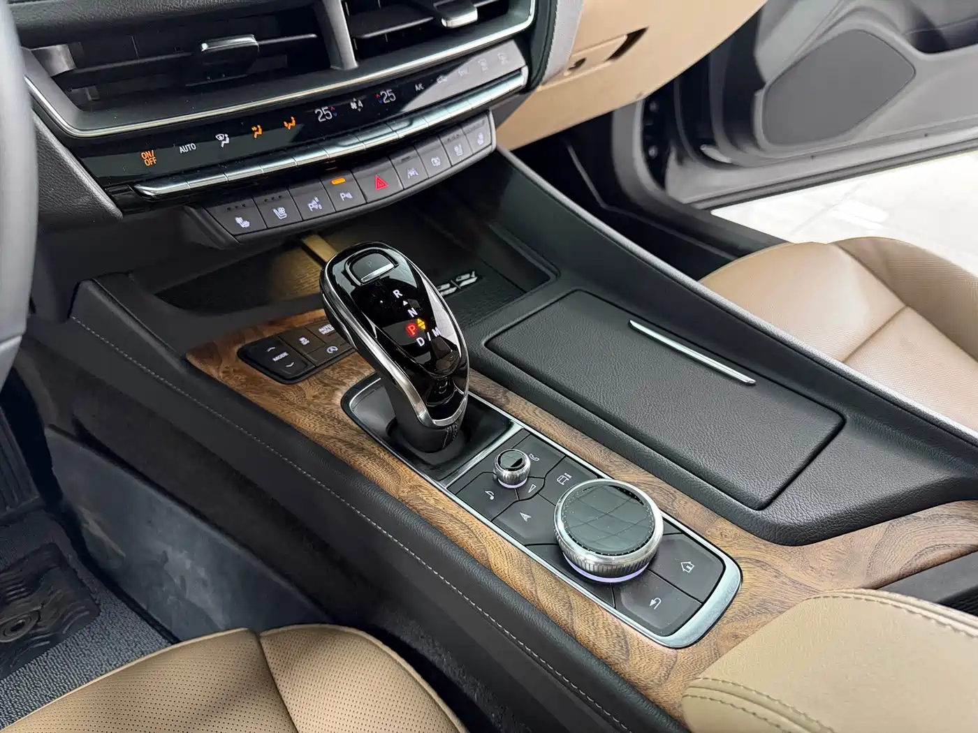 Cadillac CT5 2024 28T Premium фото 13