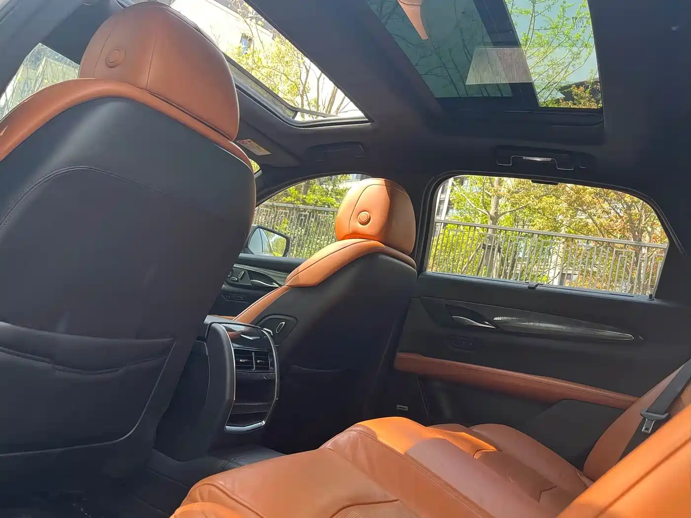 Cadillac CT6 2016 28T Leading фото 8