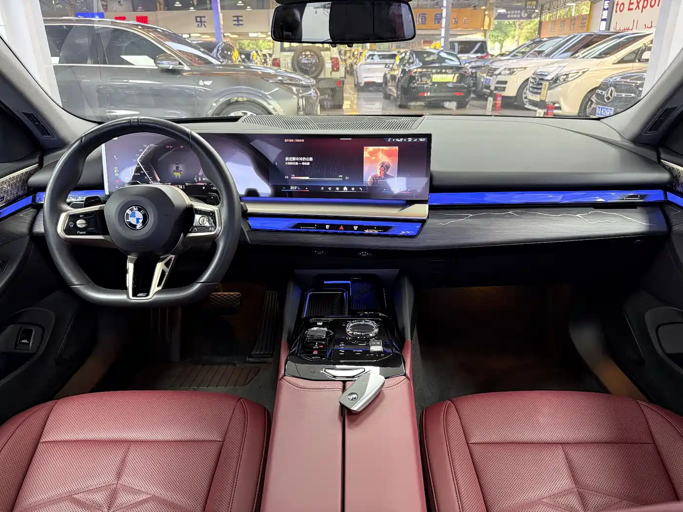 BMW 5 Series 2025 530Li Premium M Sport Package фото 9