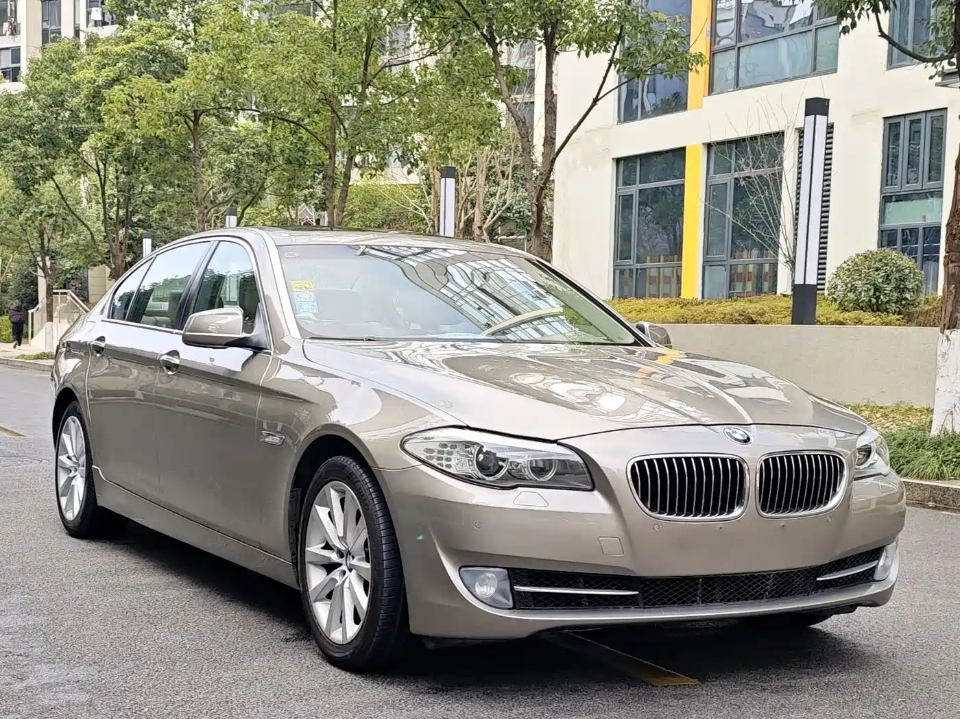 BMW 5 Series 2011 535Li Leading фото 7