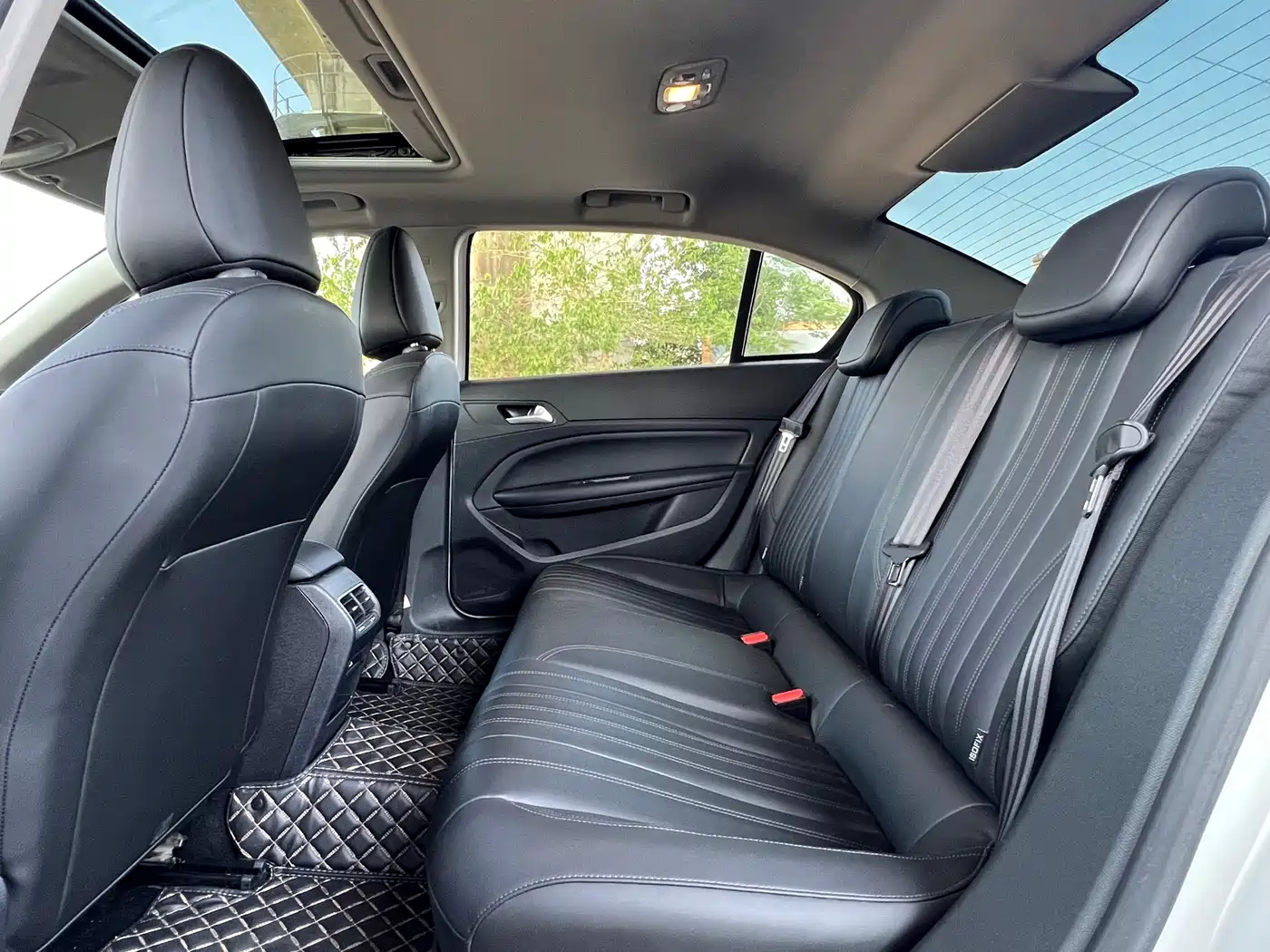Peugeot 408 2019 360THP Auto Luxury Edition China VI фото 8