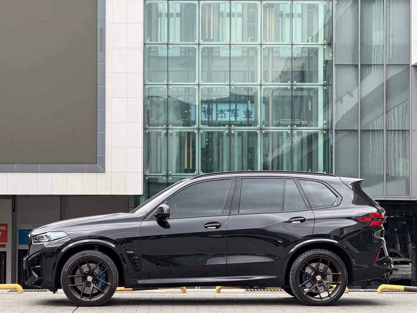 BMW X5 M 2023 Model X5 M Thunder Edition фото 7
