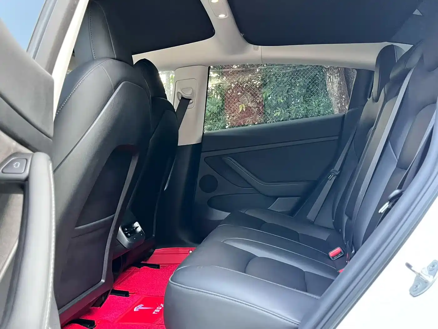 Фото 6 - Tesla Model 3
