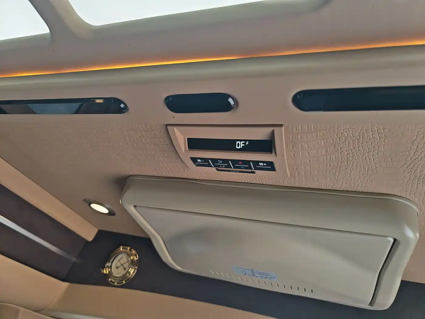 Volkswagen Caravelle 2019 2.0TSI 4WD Luxury 7-seater фото 30