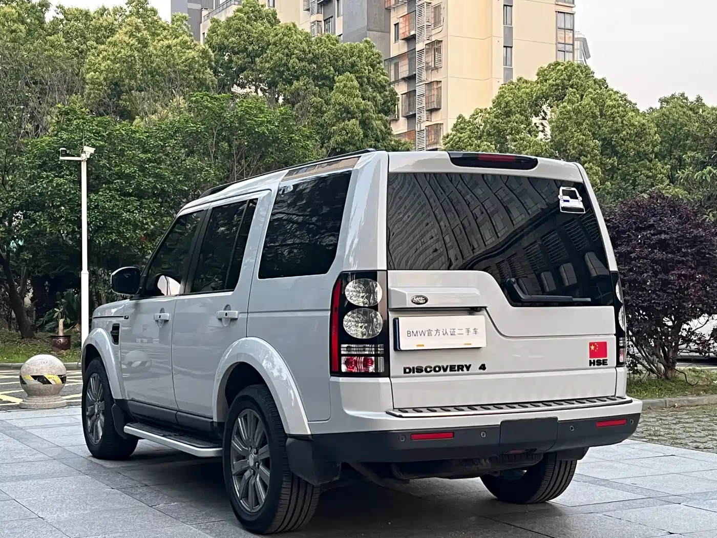 Land Rover Discovery 2015 3.0 SDV6 HSE Diesel фото 12